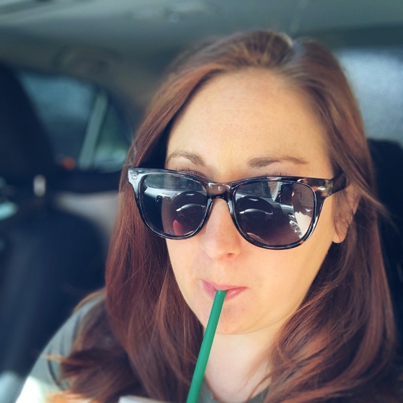 COPY - Meet your Posher, Janelle - Picture 2 of 2